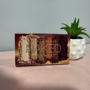 Urban Decay Naked Heat Palette with Warm Shades